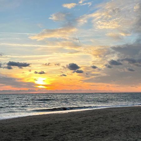 Ferienwohnung Attico Al Mare Lido di Ostia Exterior foto