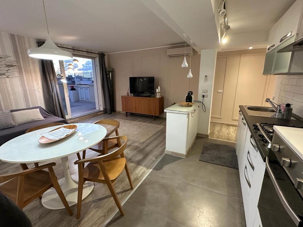 Ferienwohnung Attico Al Mare Lido di Ostia Exterior foto