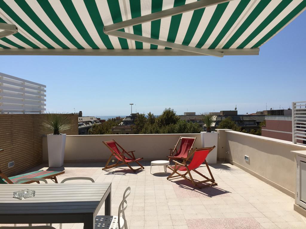 Ferienwohnung Attico Al Mare Lido di Ostia Exterior foto